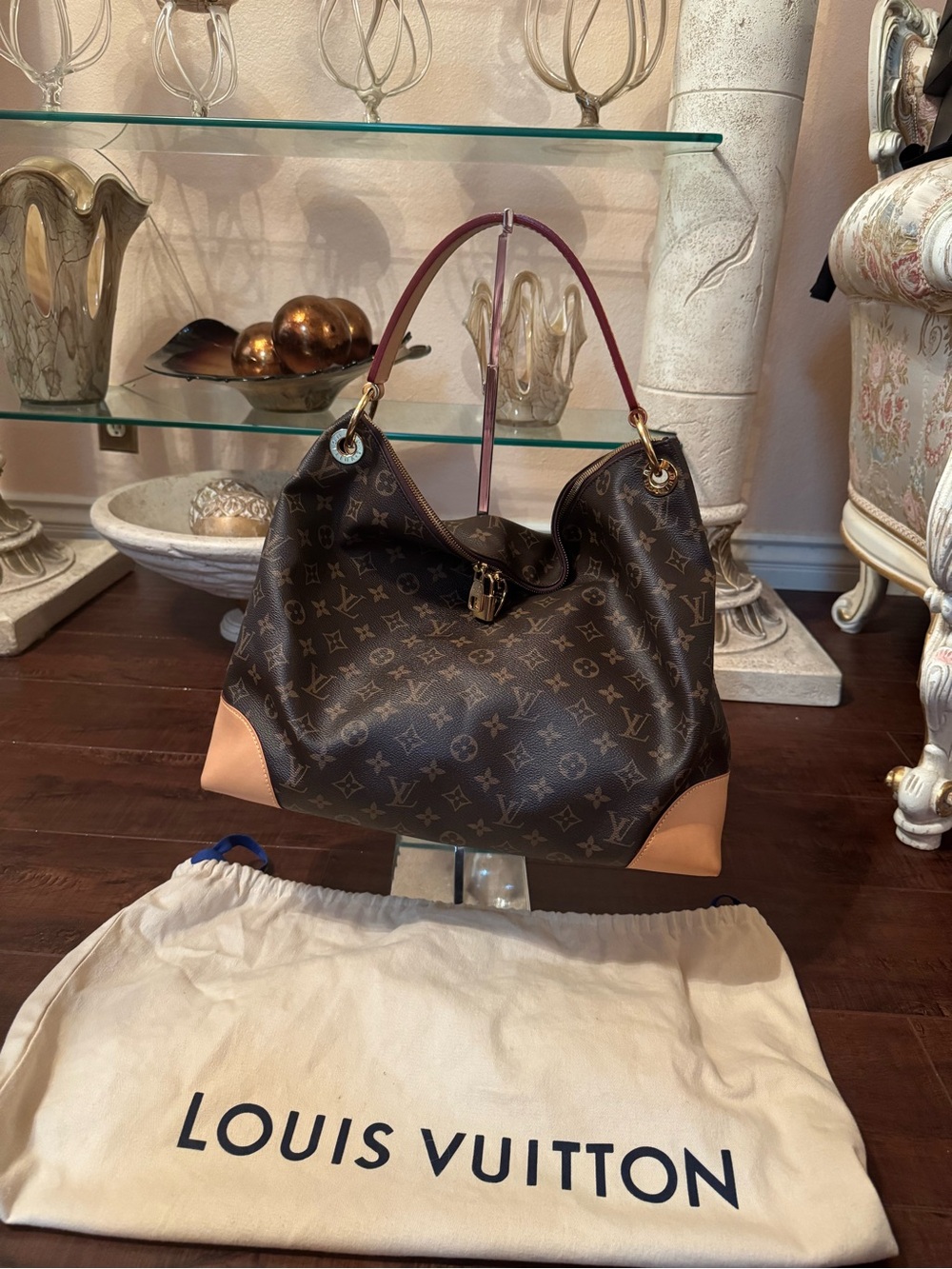 LOUIS VUITTONMonogram Canvas Berri MM Bag
